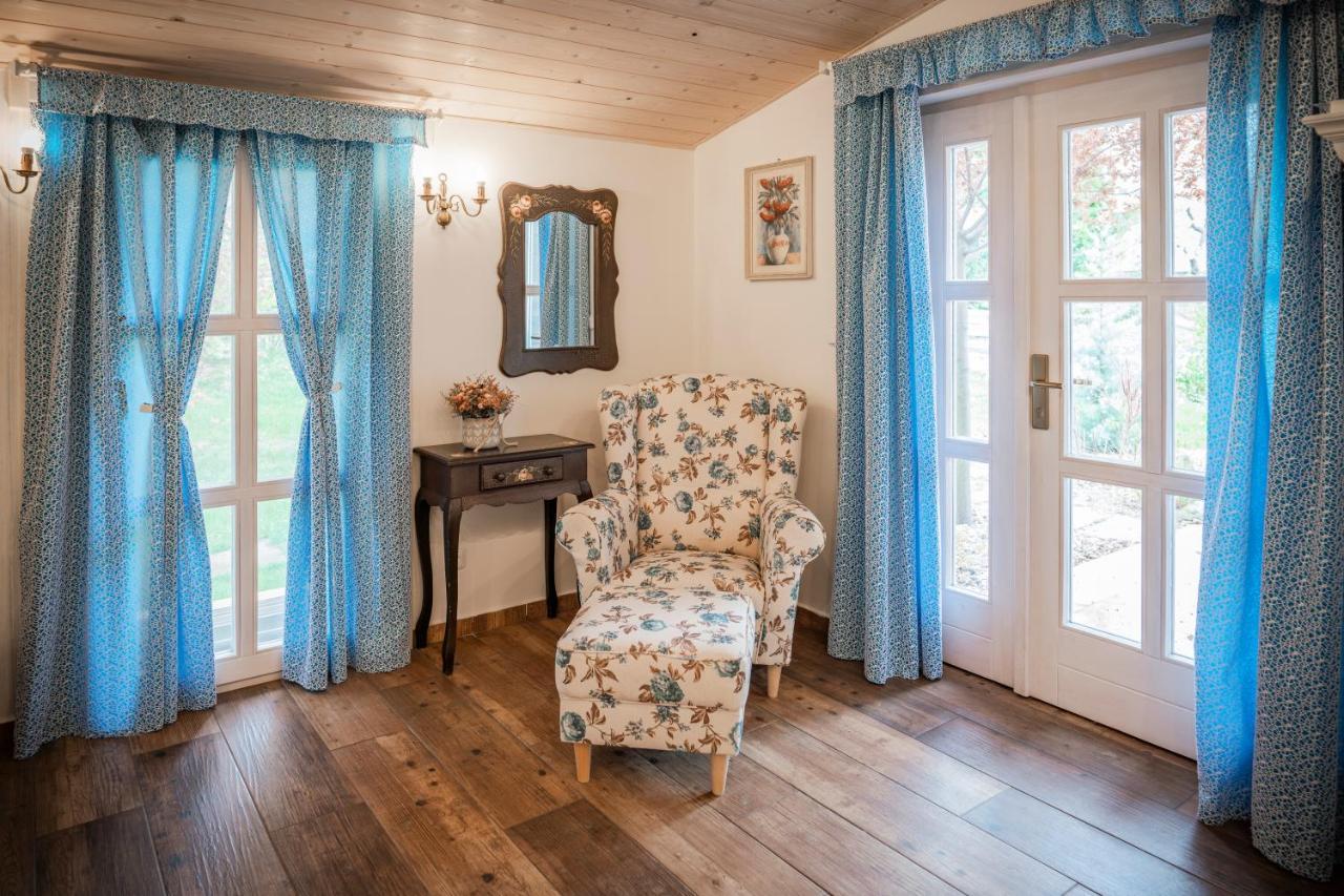 Penzion Primášé Dolni Vestonice Extérieur photo