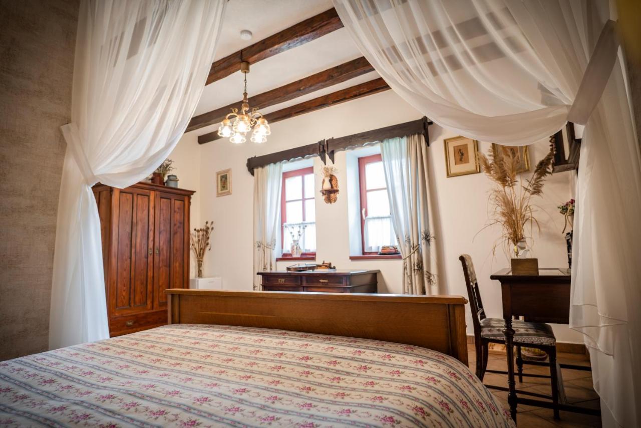 Penzion Primášé Dolni Vestonice Extérieur photo