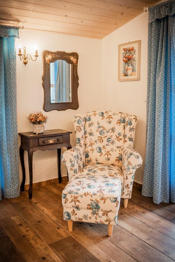 Penzion Primášé Dolni Vestonice Extérieur photo
