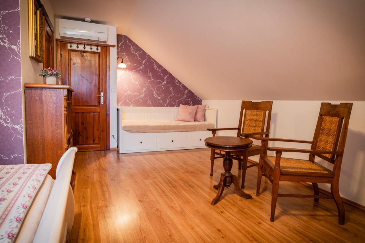 Penzion Primášé Dolni Vestonice Extérieur photo
