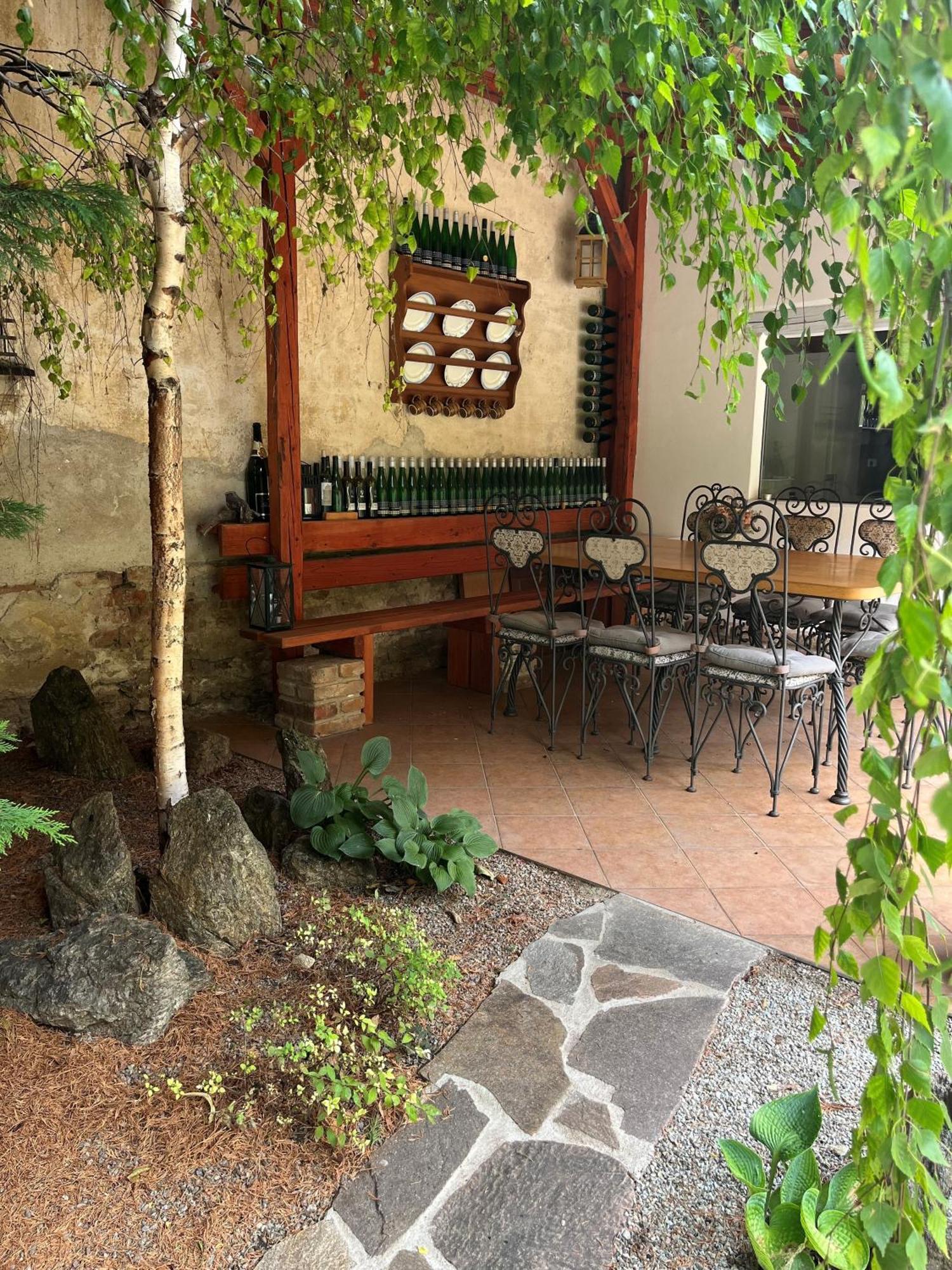Penzion Primášé Dolni Vestonice Extérieur photo