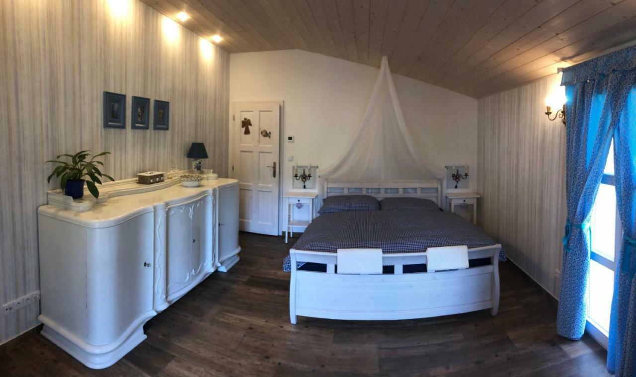 Penzion Primášé Dolni Vestonice Extérieur photo